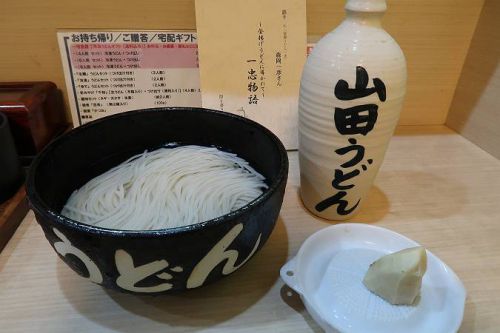 山田製麺所 @ 大将の爆笑トークを聞きながら 冷やしうどん