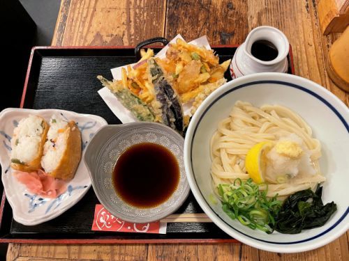 がっしり硬コシのうどん うどん 兎麦 阪急三番街店 @ 梅田 211108
