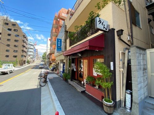 饂飩工房うばら ー 絶品の天ざるうどんを食べる為には、ごまだって擂ります。 ー