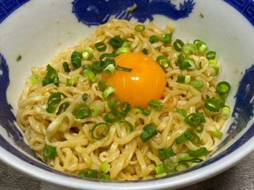 サッポロ一番で作る油そば