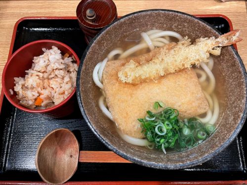 こだわり自慢の味かやくご飯が付いたお昼の定食がお値打ち 自家製うどん 和匠 @ 天王寺 220228