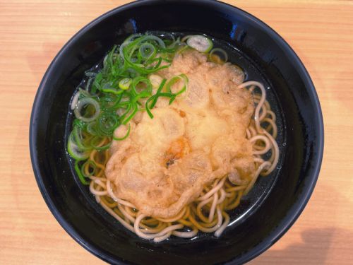 ただの「そば」ではありません。 まねきのえきそば 在来線上り店 @ JR山陽本線姫路駅 青春18きっぷで麺の旅 和歌山姫路編 四軒目 220310