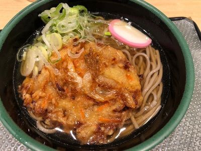 朝ごはんはまた金沢駅の加賀白山そばで