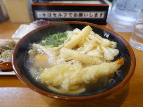 うどん ゆうちゃん@新開地「たこ焼も喰える貴重な立喰いうどん! 時間がないときに重宝するねん!」