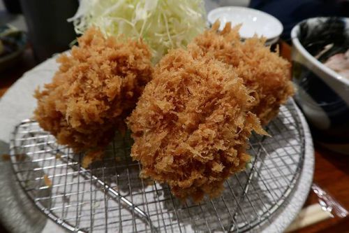 僕とうどんとカツオだし @ ゴッサ感動の上ヒレカツ定食