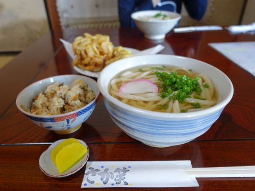 さか笑 うどん@洲本市五色町下堺「淡路ののどかな場所で食べれる本格的な手打ちうどんにめっさ驚いてん!」