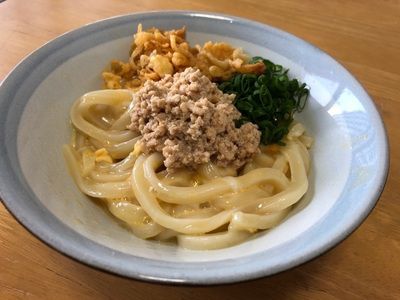 鶏そぼろ釜玉うどん