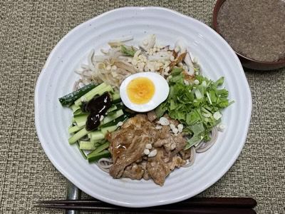 今日の夕食、いろいろ冷やし蕎麦