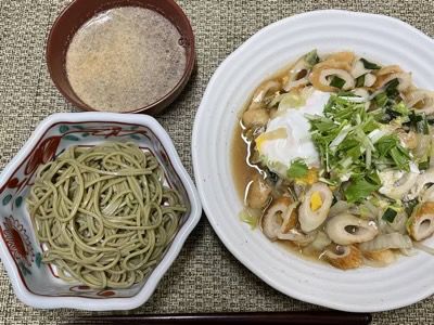 今日の夕食、茶そば、野菜の玉とじ