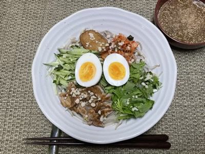 今日の夕食、いろいろ乗っけそば