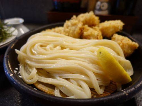 手打ちうどん はまもと@湊川・東山商店街「グミグミしながらサクッサクでしっとり熱々のサブイボ天を頬張るんがええねん!」