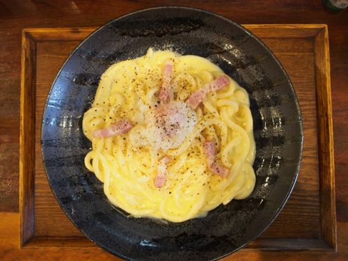 「ニッポンごはん旅」うどん大師 空海 ~ku-kai~ カルボナーラうどん