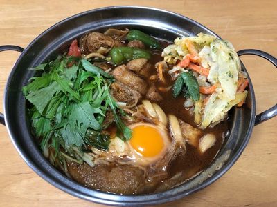 味噌煮込みうどんにかき揚げは・・・