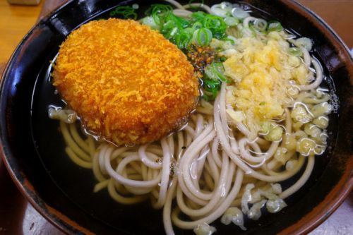 セルフうどん店でいただくコロッケそば旨し! 上原屋 本店 @ 栗林公園駅 電車でGO!ことでんで行く日帰り讃岐弾丸ツアー 三軒目 220716