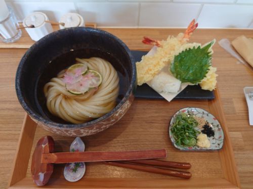 さぬきうどん・寿司 men-ju@高月