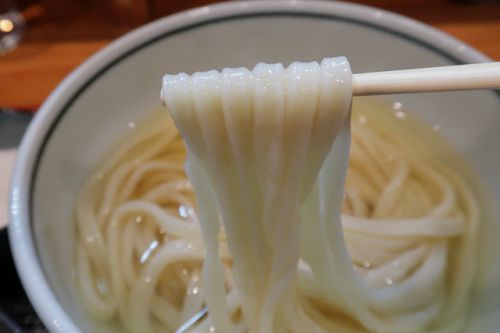 ミシュランガイド、ビブグルマン掲載店のこだわりのお出汁と自家製麺湯がきたてのうどんを堪能 うどん処 重己 @ 堺筋本町 201204