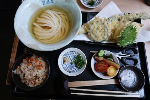 本格手打うどん 大河 @ ひやかけ出汁のうま味に感動しました。