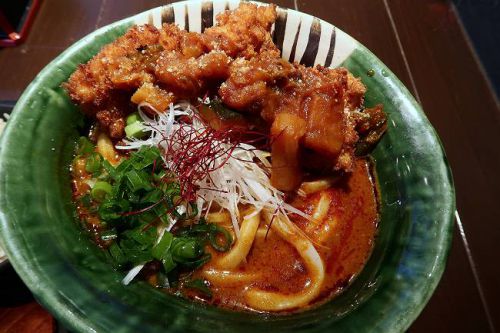 釜揚げうどん 鈴庵 @ レッドカレーのラタトゥイユチキンカツUDON (2021年1月限定)